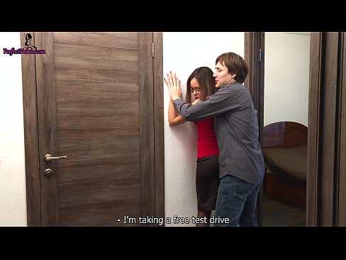 ❤️ مسکن سکسی در حین فروش آپارتمانش به طرز نفسانی گربه اش را تکان می دهد و او را لعنت می کند - Krempai ❤❌ فیلم پورنو در پورنو fa.filmepornonline.ru ❌️